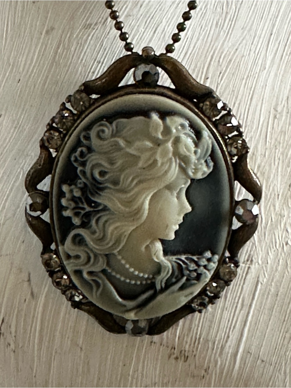 Vintage-Inspired Black and Cream Cameo Pendant Necklace